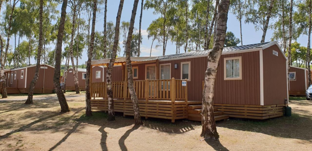 Mobil Homes Xxl2 4 Chambres - Camping Le Ranch Des Volcans Châtel-Guyon Exterior photo